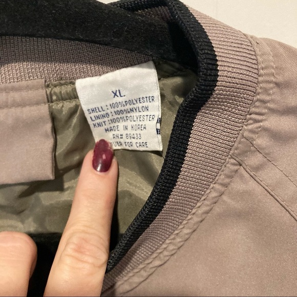 Tan V Neck Pullover Size XL CSX Bridge Dept. Embroidered - Picture 4 of 7